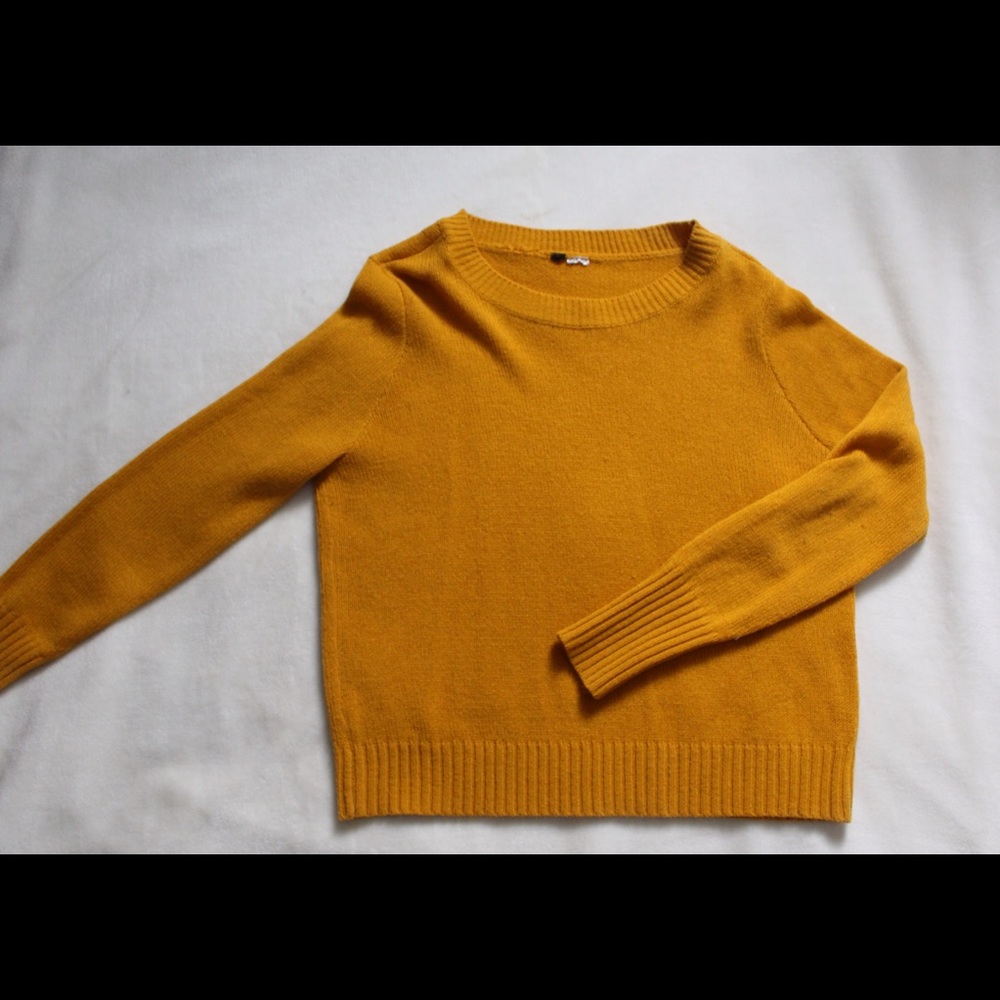 mustard yellow sweater
